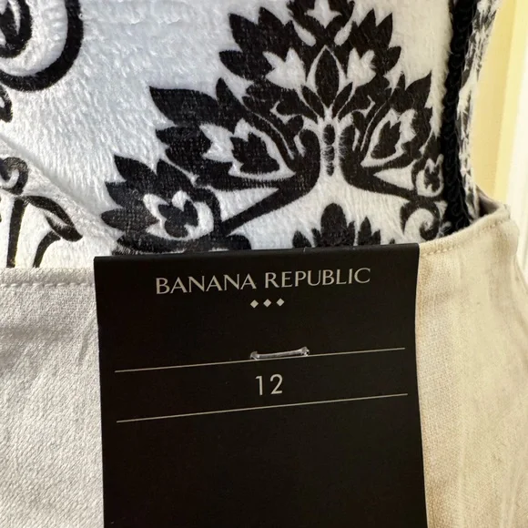 Banana Republic Cream Square Neck Crop Top and Mini Skirt Set - Picture 11 of 12